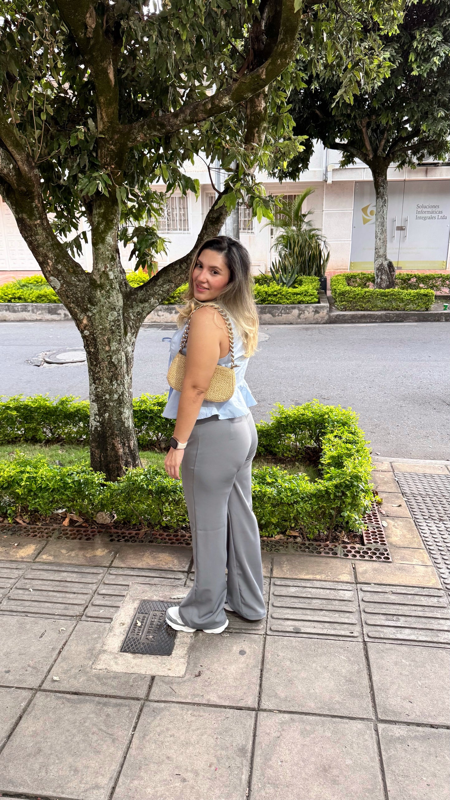 Pantalón ELA Color Gris