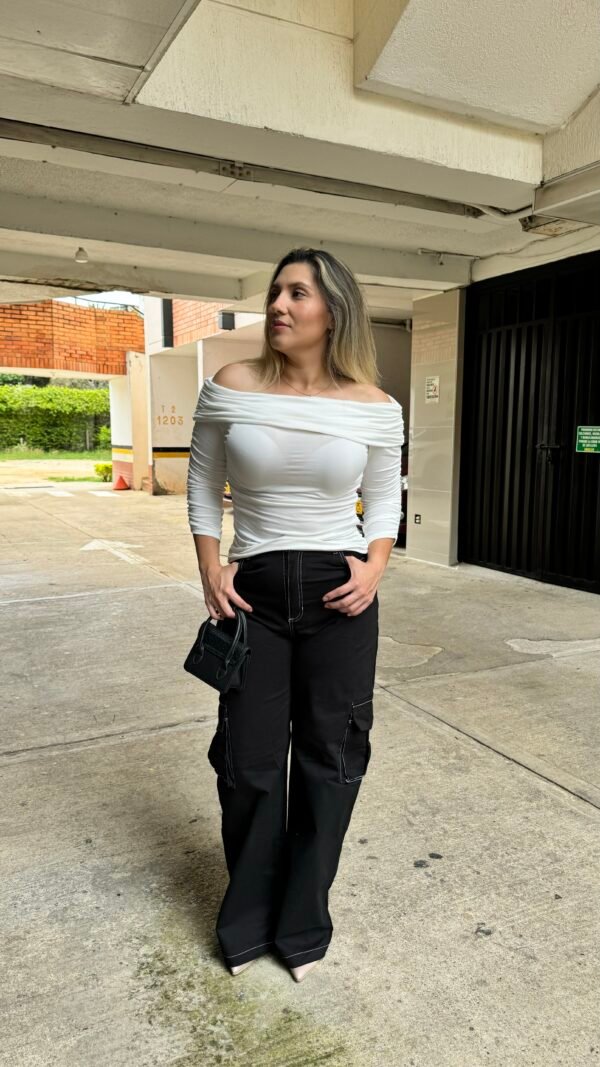 Pantalón Cargo Color Negro - Image 3