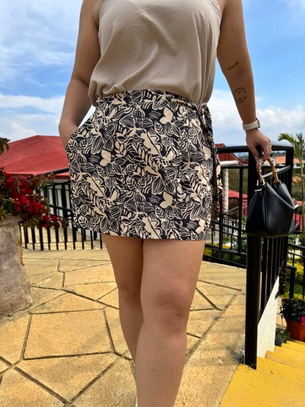 Falda Short Bali Color Tierra - Image 3