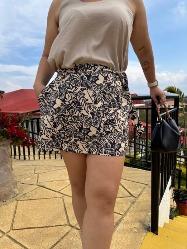 Falda Short Bali Color Tierra - Image 2
