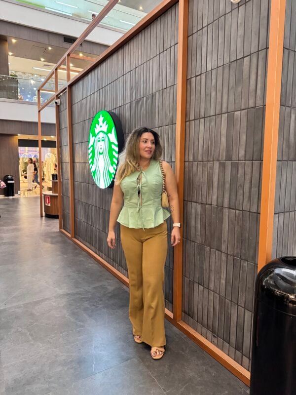 Pantalón ELA Color Mocca - Image 2